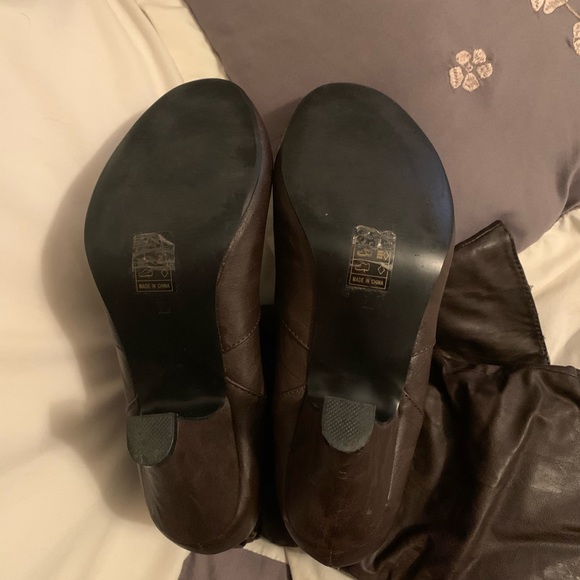 Cute below the knee NWOT boots - Picture 2 of 2